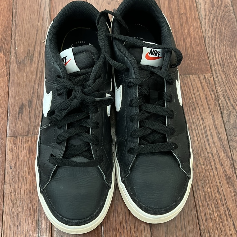 Men/big boy Casual Nike, pre-loved but a lot of wear remains, no box available